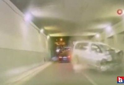 Ankara'da makas atmaya çalışan sürücü kaza yaptı