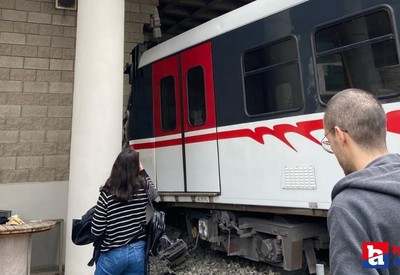 İzmir'de Bornova Sanayi durağında metro kazası meydana geldi