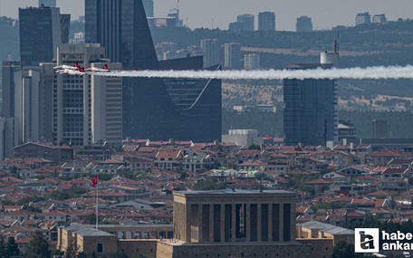 Türk Yıldızları  30 Ağustos'u Ankara semalarında kutladı