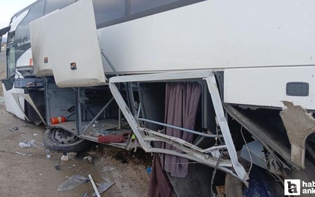 Ankara’da şehirlerarası yolcu otobüsü kaza yaptı: 5’i ağır 16 yaralı