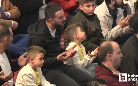 Başkentliler bayram namazında Kocatepe Camii'ni doldurdu