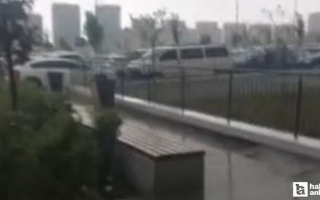 Başkentin pek çok ilçesinde sağanak yağış etkili oldu