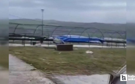 Mamak'ta şiddetli rüzgar kurban pazarında çadırları uçurdu