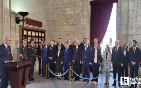 TBMM Başkanı Kurtulmuş ve Başkanlık Divanı üyelerinden Anıtkabir ziyareti