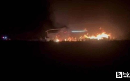 Evren'de kaza yapan tır alev alıp yanmaya başladı