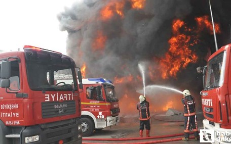 Yenimahalle'de geri dönüşüm atölyesinde yangın!
