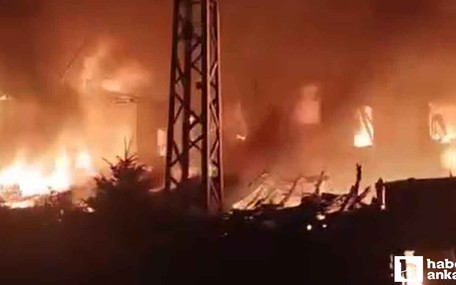 Çubuk'ta yangın: İki ev alevlere teslim oldu