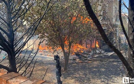 Çanakkale'deki orman yangınında bazı villalar yandı