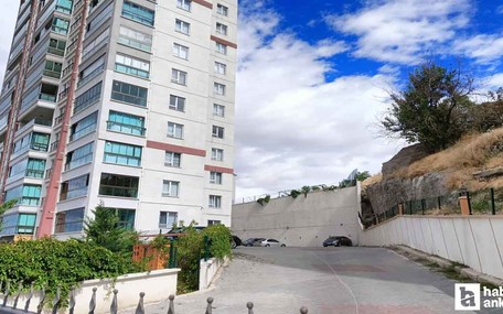 Mamak'ta 13. kattan düşen 6 yaşındaki çocuk hayatını kaybetti