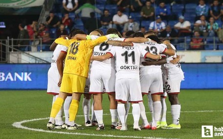 Son dakikadaki penaltıyı Onyekuru mu atmalıydı?