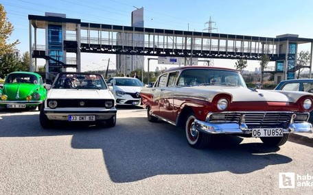 Ankara'da klasik otomobil tutkunlarından özel etkinlik