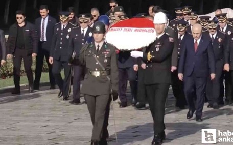 Emniyet Teşkilatından Atatürk Haftası dolayısıyla Anıtkabir'e anlamlı ziyaret