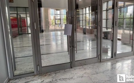 'Mutlak Butlan' kararı, CHP Genel Merkezi girişine asıldı!
