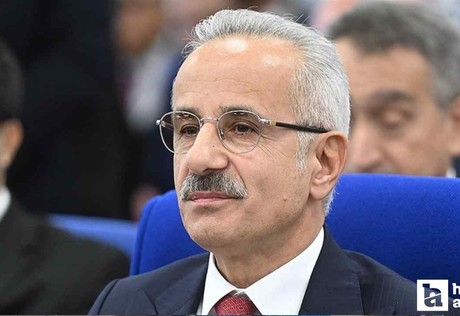 Bakan Uraloğlu'ndan ebeveynlere ara tatilde internet önerisi