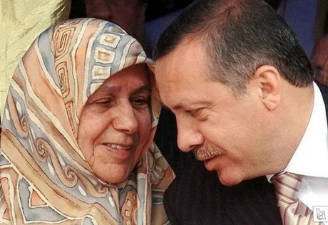 Cumhurbaşkanı Erdoğan'ın annesine edilen küfürlere siyaset dünyasından tepki yağdı