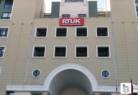 CHP'li vekillerden RTÜK önünde tepki: Muhalefeti susturmak için ağır cezalar verildi