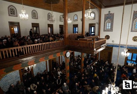 Başkentte Ramazan Bayramı coşkusu: Bayram namazı kılındı