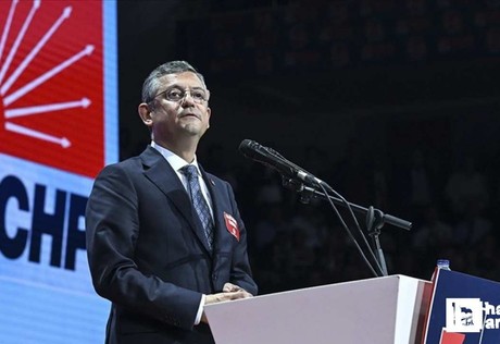 Özgür Özel yeniden CHP Genel Başkanı seçildi