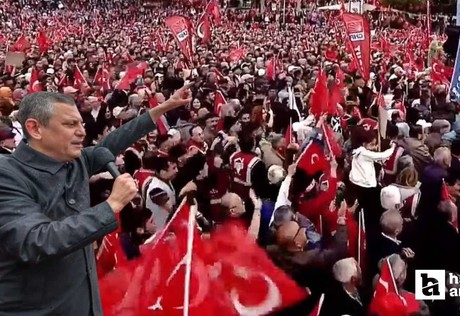 CHP lideri Özgür Özel'den emeklilere yeni seçim vaadi: Emekli maaşına asgari ücret zammı!