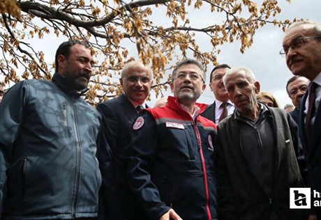 Tarım ve Orman Bakanı Yumaklı: 'Zirai dondan 16 ürün etkilendi'