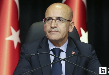 Bakan Şimşek enflasyonun düşmeye devam ettiğini söyledi