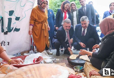 Sincan Belediye Başkanı Ercan, Arife Çiçekleri kermesine katıldı