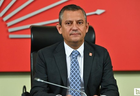 Özgür Özel fiziksel saldırı sonrasında açıklamalarda bulundu: 'Bir süredir tehditler alıyoruz'