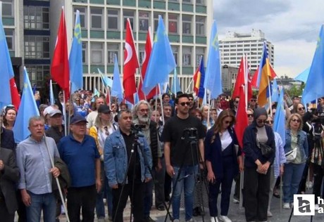 81 yıl önce sürgün edilen Kırım Tatar Türkleri Ulus Meydanı'nda anıldı