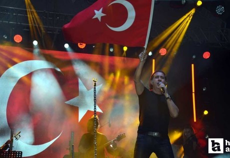 Ankara'da 15 Temmuz Demokrasi Nöbeti: Kıraç konser verecek!