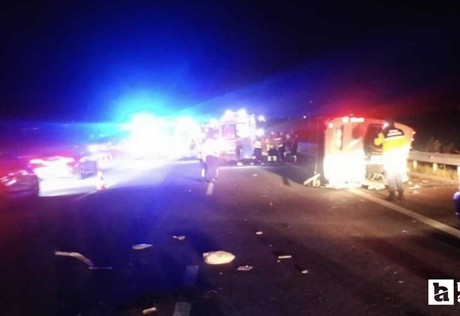 Manisa Soma'da minibüs devrildi: 1 ölü, 13 yaralı!