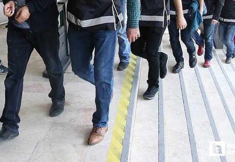 Ankara'da yasaklı madde operasyonunda yakalanan 8 zanlı tutuklandı