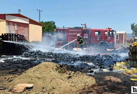 Kırıkkale'de deponun bahçesinde çıkan yangın korkuttu