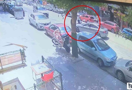 Yenimahalle'de otomobilin çarptığı yaşlı adam havada takla attı