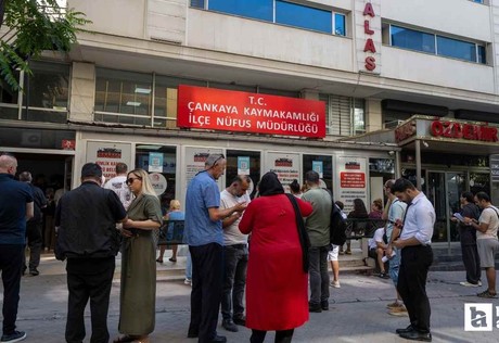 Ankara'da nüfus müdürlüklerinde gün boyu yoğunluk yaşandı