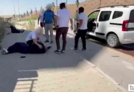 Sincan'da ters yöne giren otomobil başka bir araçla çarpıştı: 3 kişi yaralandı