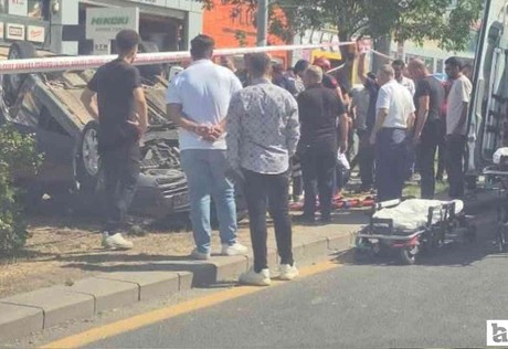 Yenimahalle'de kontrolden çıkan savrularak refüje devrildi!