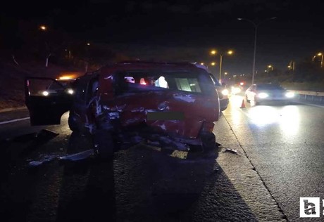 TEM Otoyolu Ankara istikametinde 2 minibüs çarpıştı: 9 yaralı
