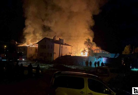 Çankırı'da korkutan yangın! 3 ev ve 4 samanlık kullanılamaz hale geldi