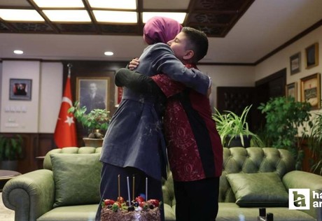 Şehidimizin emaneti olan oğlunun doğum günü Ankara'da bakanlıkta kutlandı!