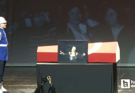 Muazzez Abacı, AKM'de düzenlenen törenle Ankara'ya uğurlandı