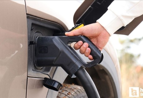 Trafiğe kayıtlı elektrikli araç sayısı 332 bin 10 olarak açıklandı