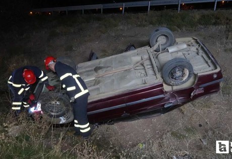 Kırıkkale'de takla atan otomobil şarampole devrilip hurdaya döndü