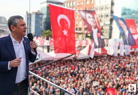 Özgür Özel: CHP kimsenin peşine takılmak zorunda değil