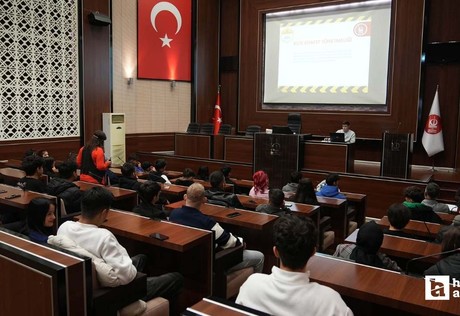 Keçiören Belediyesi stajyer öğrencilere oryantasyon eğitimi verdi