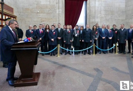 Bakan Tekin ve 81 ilden gelen öğretmenlerden Anıtkabir'e ziyaret!