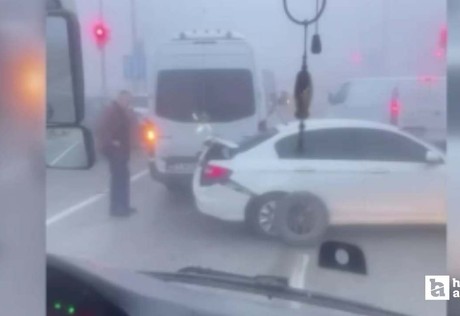 Akyurt'ta yoğun sis nedeniyle zincirleme kaza meydana geldi
