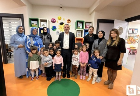Sincan Belediye Başkanı Ercan'dan kreşlere 'Öğretmenler Günü' ziyareti