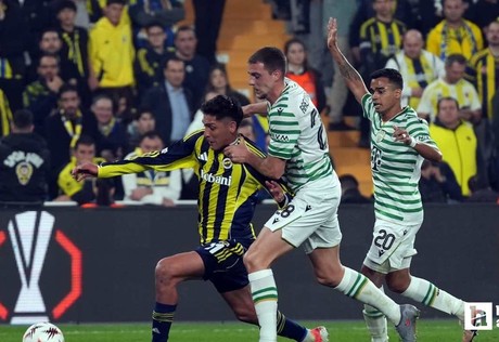 Fenerbahçe UEFA Avrupa Ligi'nde Ferencvaros ile 1-1 berabere kaldı