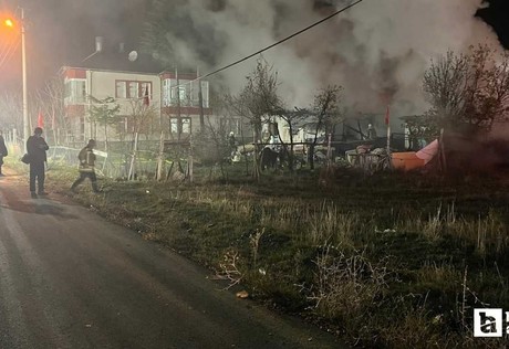 Çubuk'ta zihinsel engelli üç kardeşin yaşadığı ev yangında kül oldu