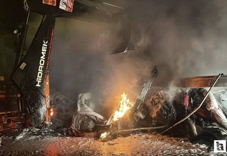 D-100 kara yolunun Ankara istikametinde tır yangını!